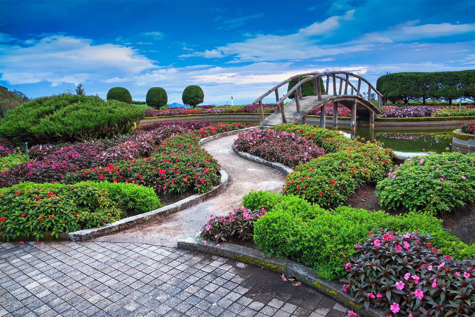 Six Stunning Gardens Across the World
