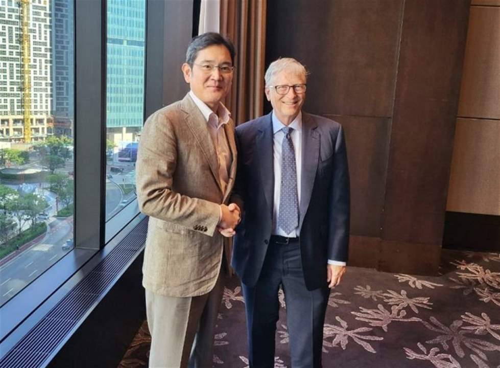 Samsung to 'reinvent the toilet' with Bill Gates