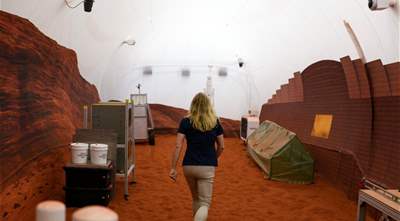 NASA creates &#39;Mars&#39; on Earth: Volunteers to live in Mars-simulation habitat for one year